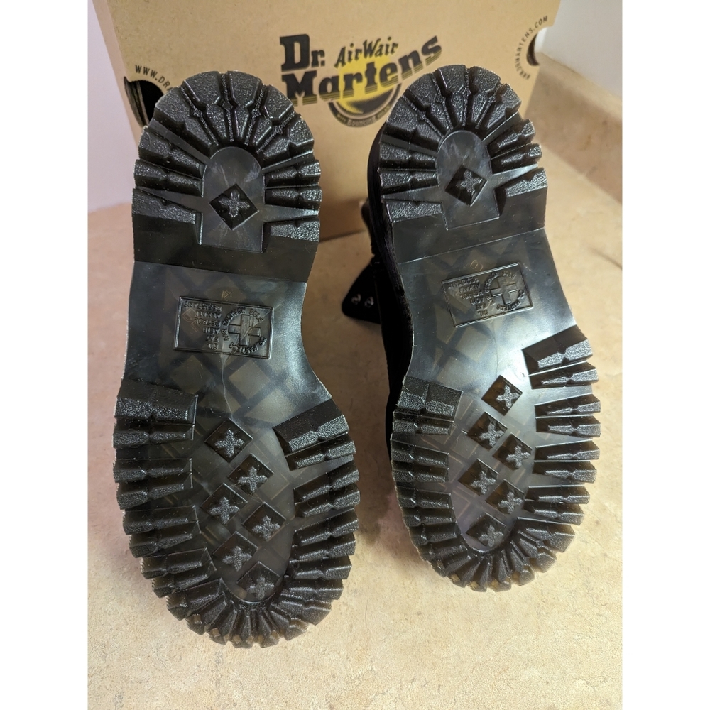 NWOB DR. MARTENS Jadon FL 8 Eye Boots - Picture 14 of 14